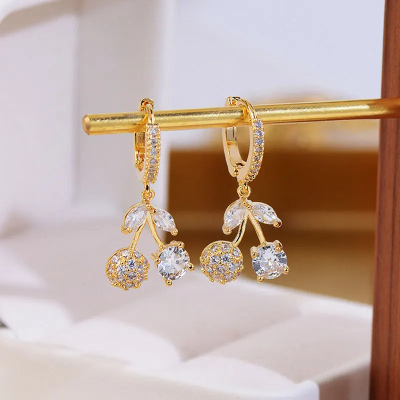 Luxury Designer Jewelry Cherry Crystal Earrings for Women Temperament Cute All-Match Earring Valentines Day Gift Wedding Earring